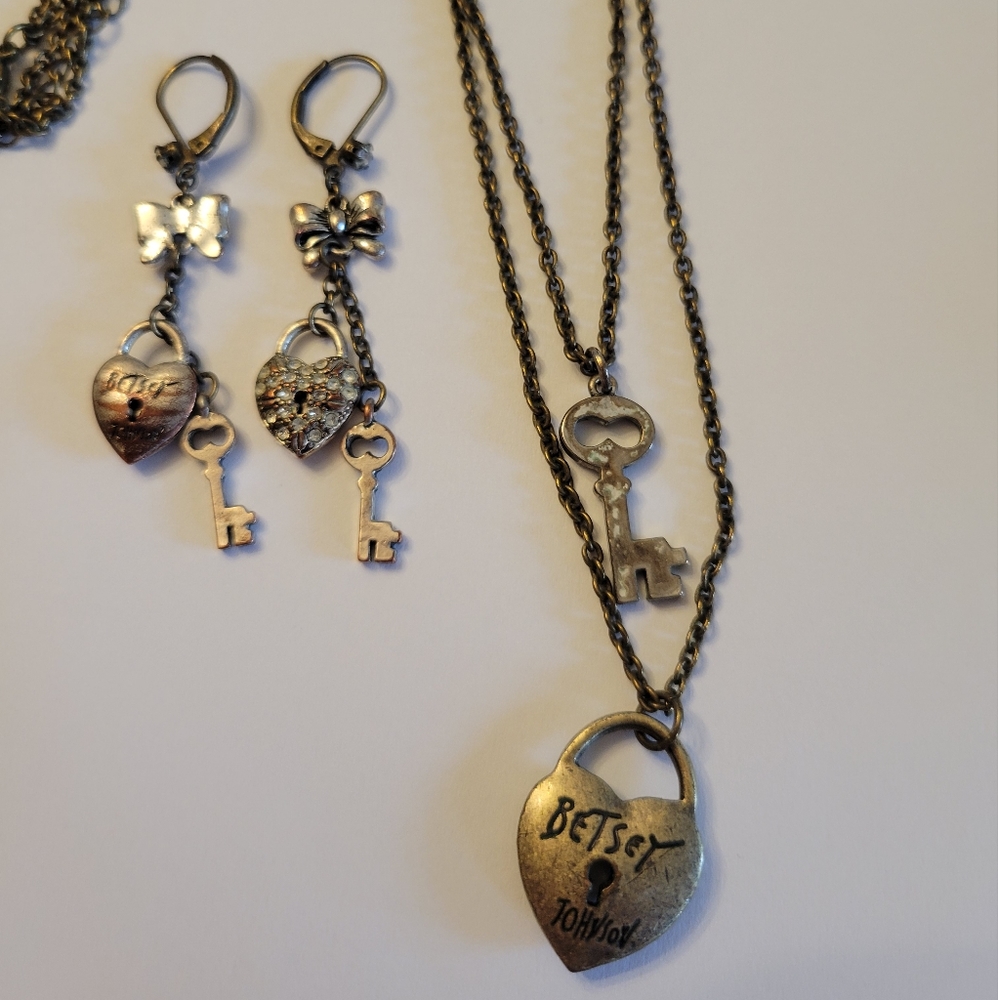 3-Piece Betsy Johnson Set
